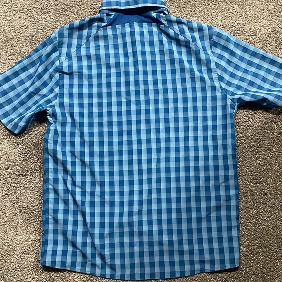 Men’s Under Armour button down short sleeve - Picture 3 of 5